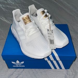 White Adidas Swift Run W shoes